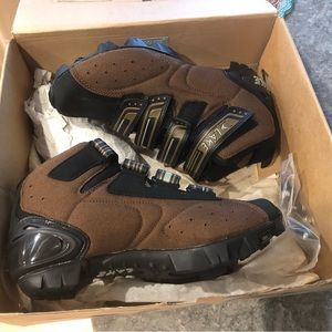 LAKE MX156 CV RACE MEN’S MTB MID-SHOES (SZ 43 EU / 9 US / 270.5-273MM) (NEW!)